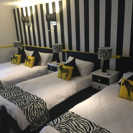 Blacksmiths Boutique B&B Robin Hood's Bay Bagian luar foto