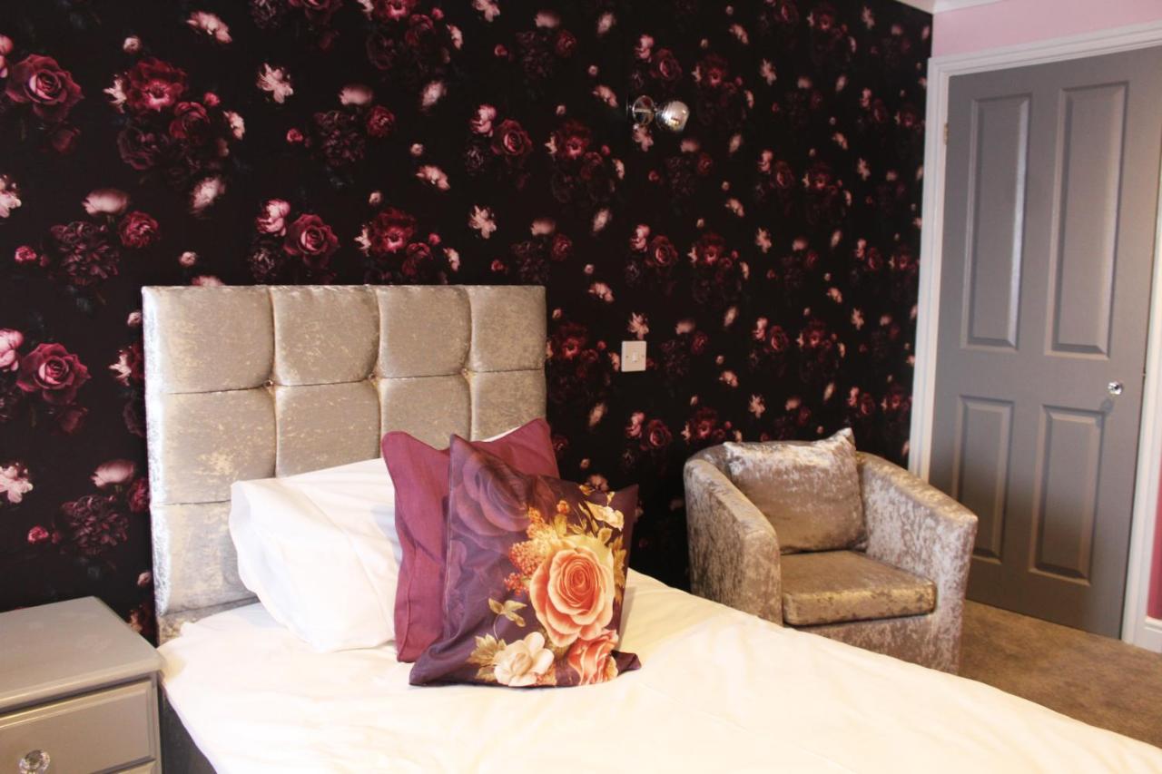 Blacksmiths Boutique B&B Robin Hood's Bay Bagian luar foto