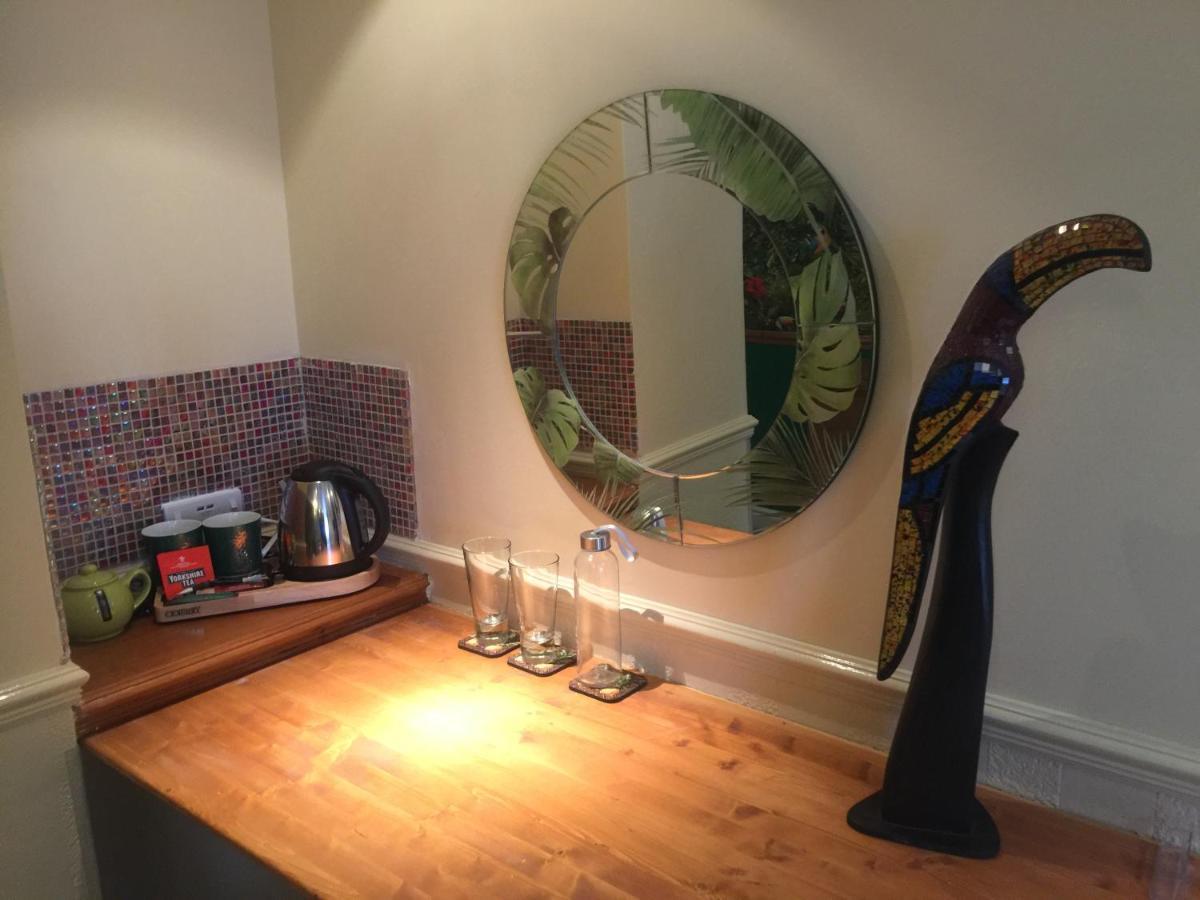 Blacksmiths Boutique B&B Robin Hood's Bay Bagian luar foto